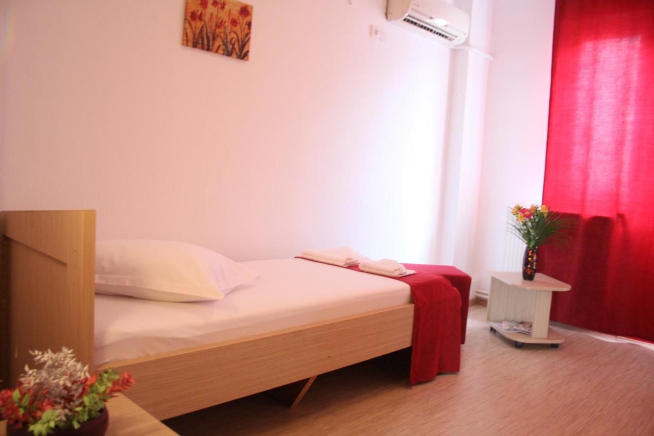 Отель Hotel Sir Gara de Nord Бухарест-21
