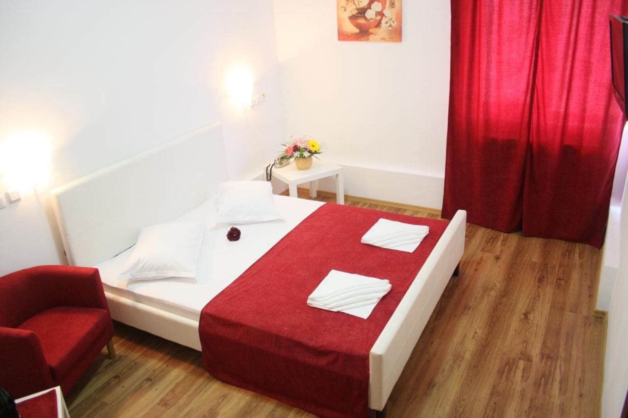 Отель Hotel Sir Gara de Nord Бухарест-28