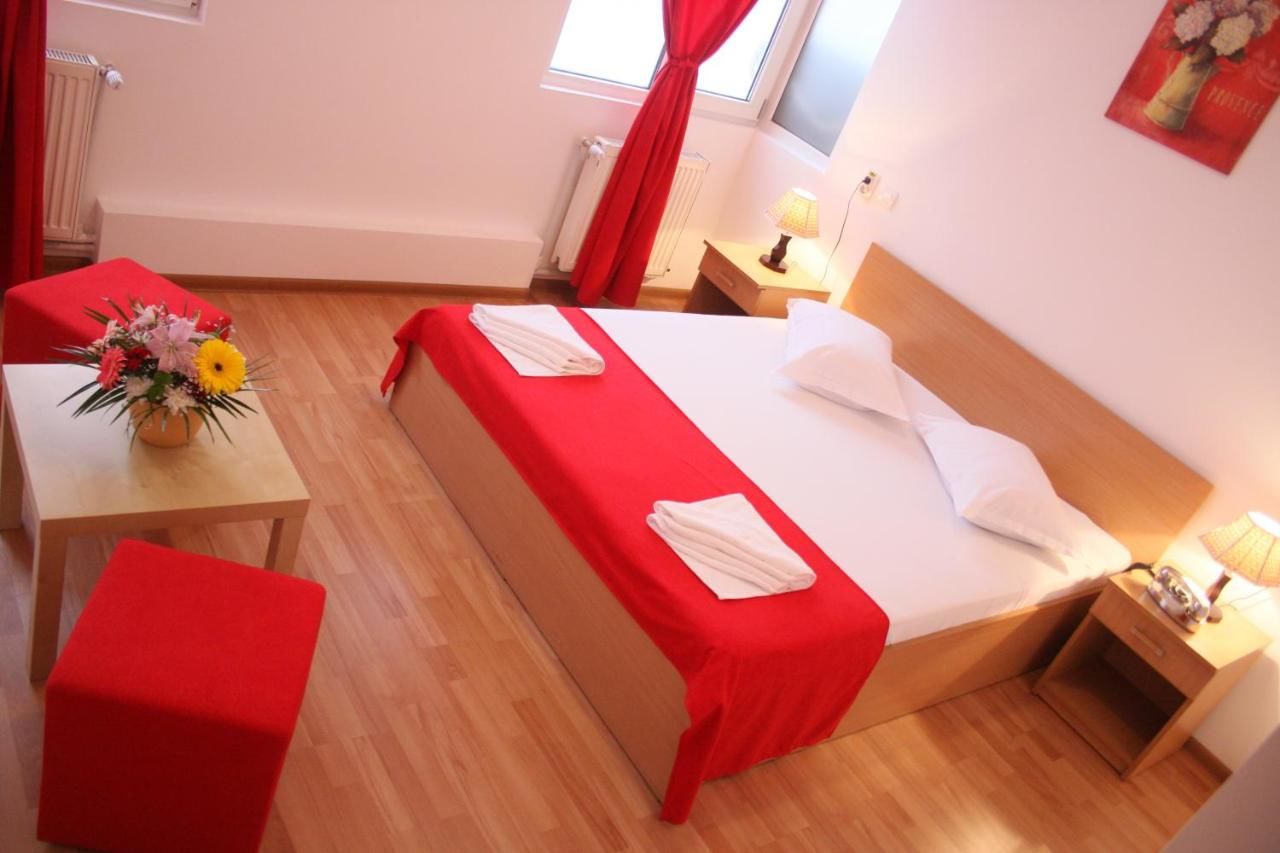 Отель Hotel Sir Gara de Nord Бухарест-38