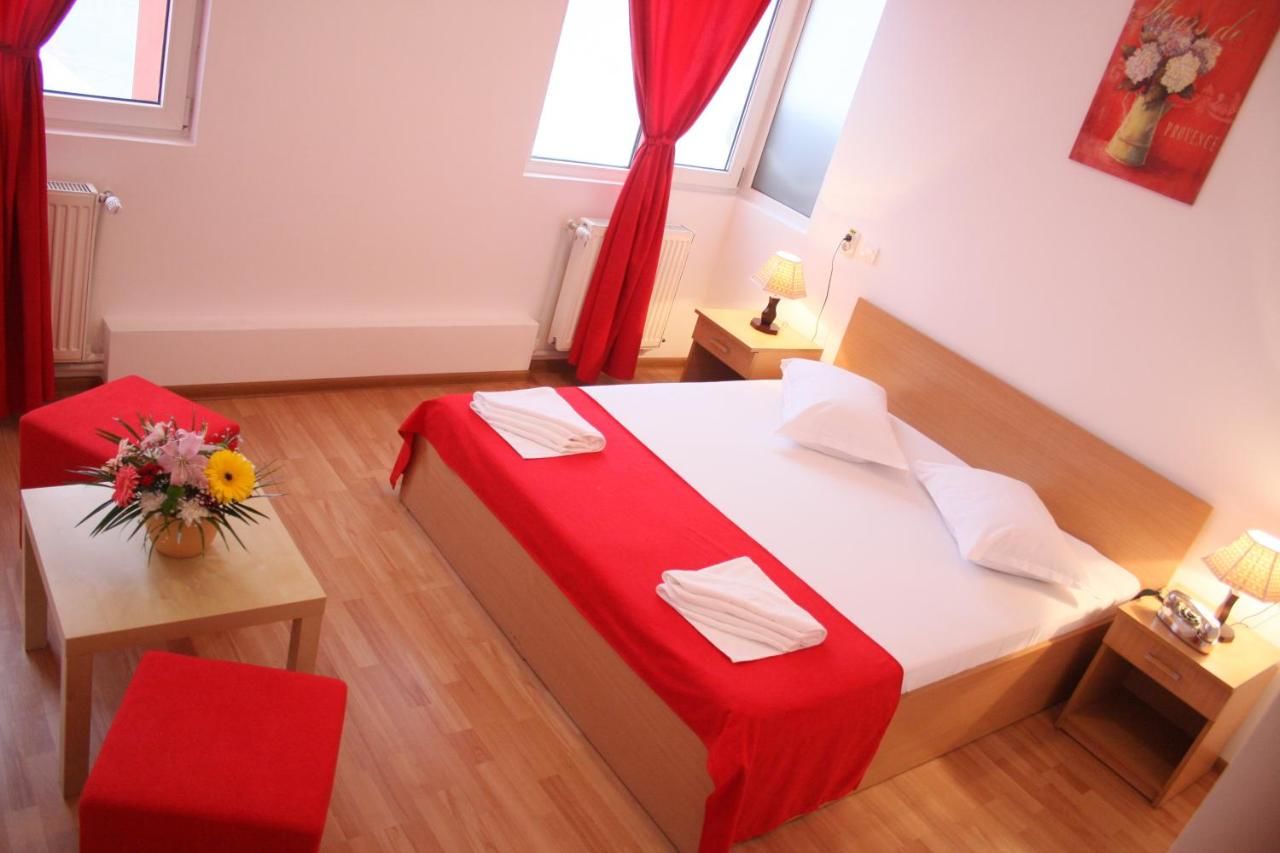 Отель Hotel Sir Gara de Nord Бухарест-40