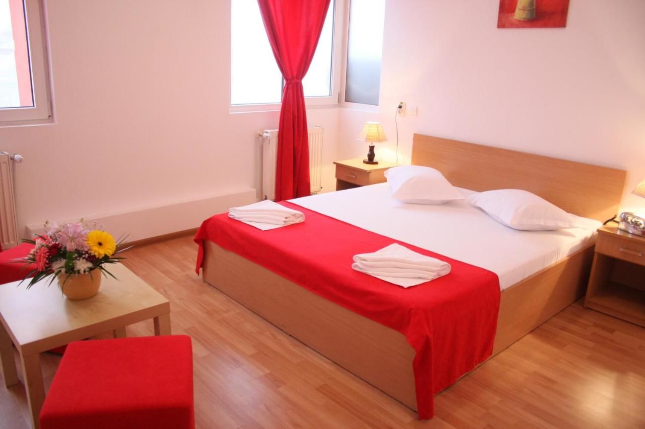 Отель Hotel Sir Gara de Nord Бухарест-41
