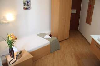 Отель Hotel Sir Gara de Nord Бухарест Одноместный номер с собственной ванной комнатой-4