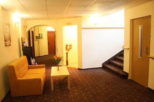 Отель Hotel Sir Gara de Nord Бухарест-16