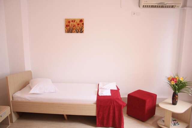 Отель Hotel Sir Gara de Nord Бухарест-21