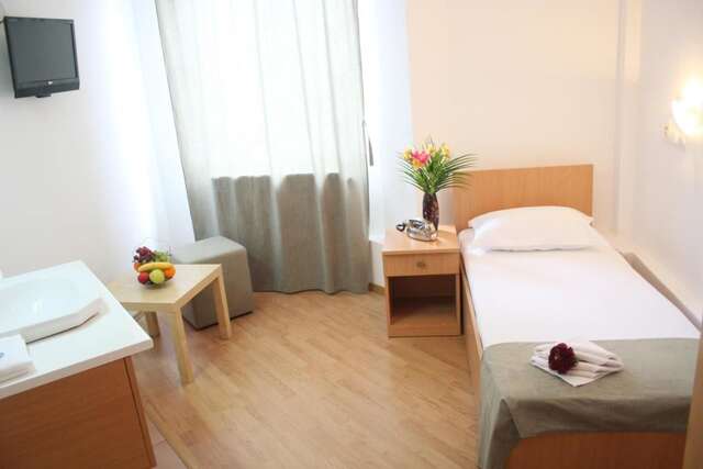Отель Hotel Sir Gara de Nord Бухарест-31