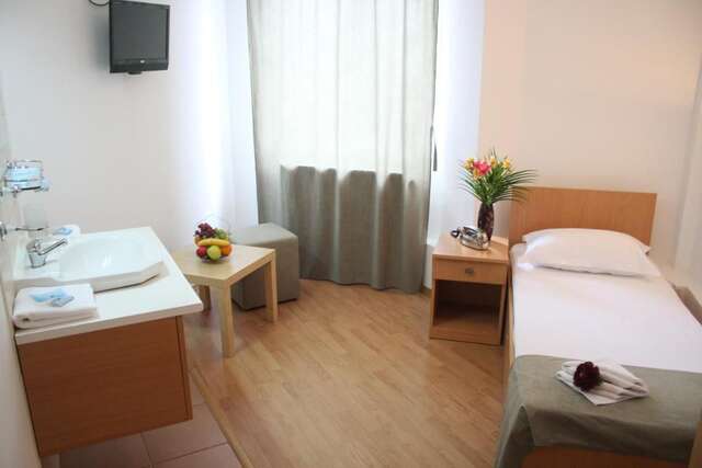 Отель Hotel Sir Gara de Nord Бухарест-33