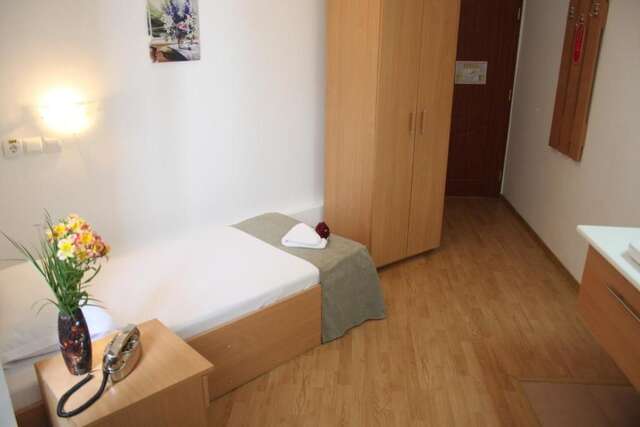 Отель Hotel Sir Gara de Nord Бухарест-47