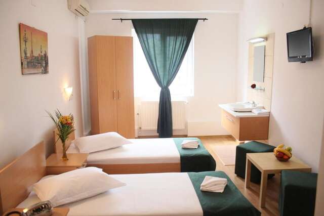 Отель Hotel Sir Gara de Nord Бухарест-11